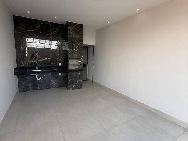Casa para Venda em Goiânia - 4
