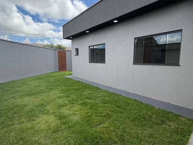 #12 - Casa para Venda em Goiânia - GO - 1
