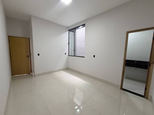 #15 - Casa para Venda em Goiânia - GO - 2