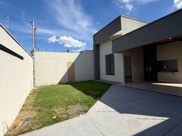 #17 - Casa para Venda em Goianira - GO - 2