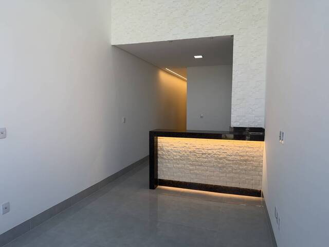 #21 - Casa para Venda em Goiânia - GO - 2