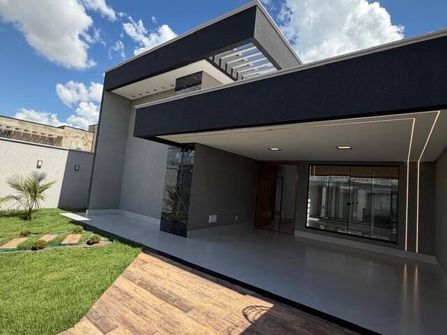 #22 - Casa para Venda em Goiânia - GO - 1