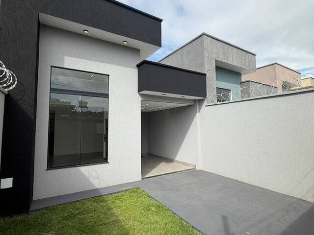 #3 - Casa para Venda em Goiânia - GO - 2