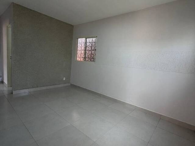 #4 - Casa em condomínio para Venda em Trindade - GO - 3